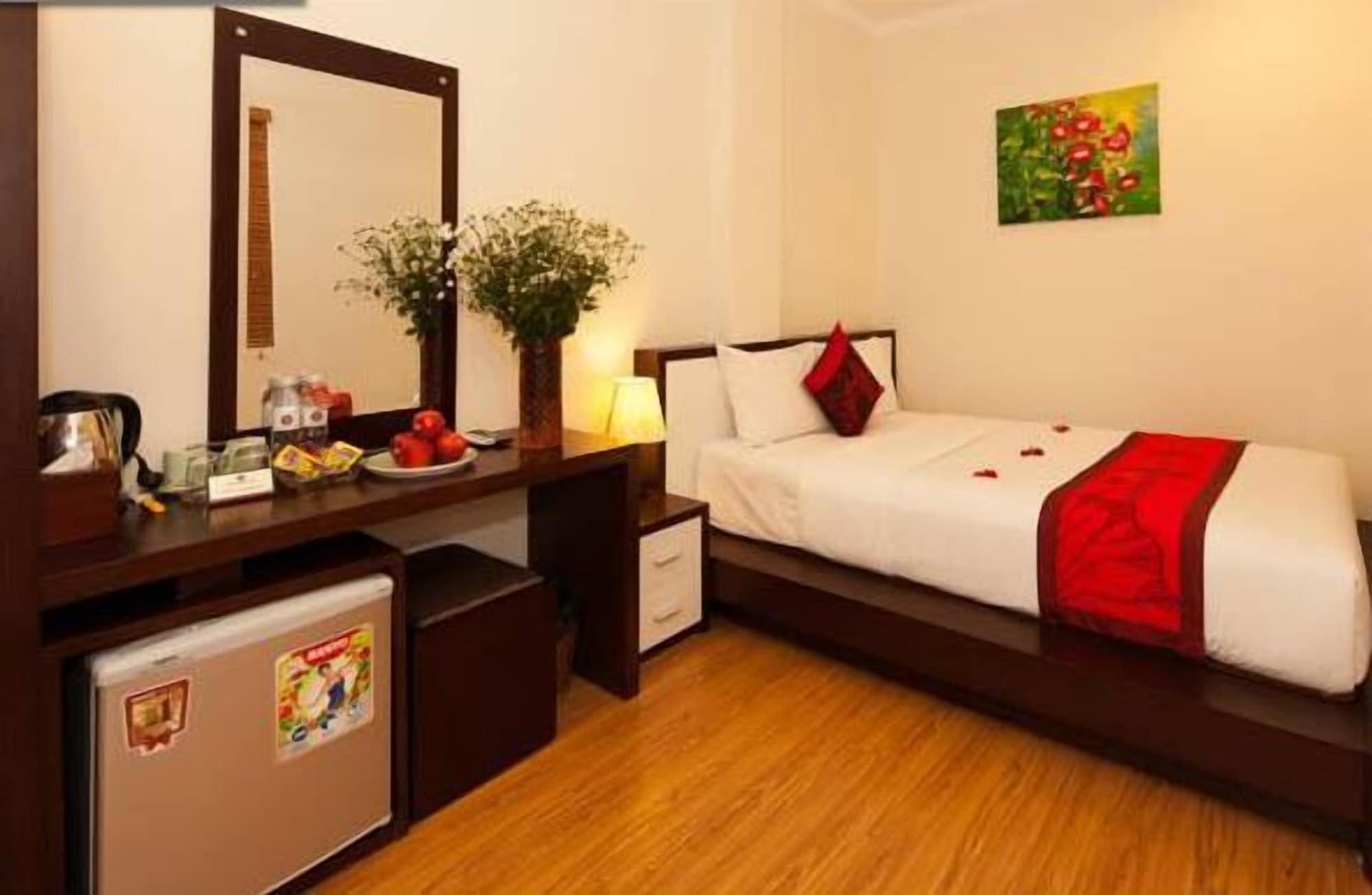 Rising Dragon Estate Hotel Ханой Екстериор снимка