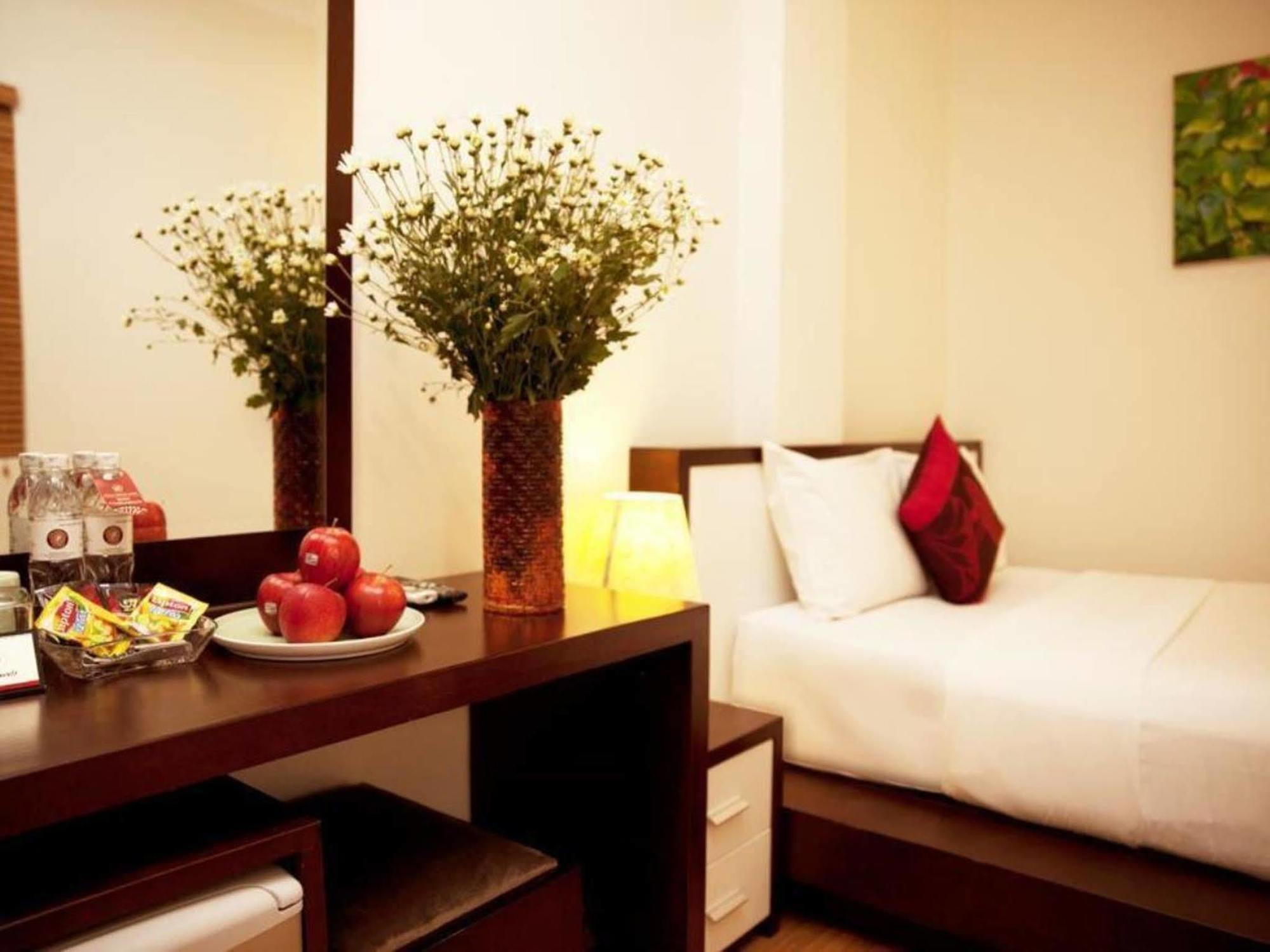 Rising Dragon Estate Hotel Ханой Екстериор снимка